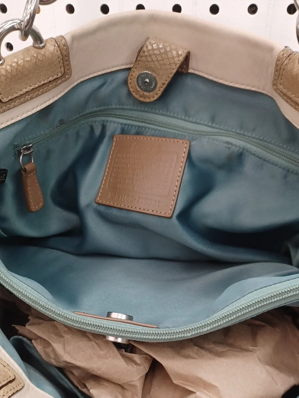 Coach Penelope Carryall F16531 - Picture 5 of 15